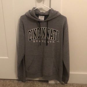 Men’s Champion Cincinnati Bearcats sweatshirt